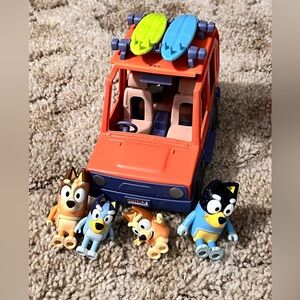 Colorful Adventure Vehicle with Figures